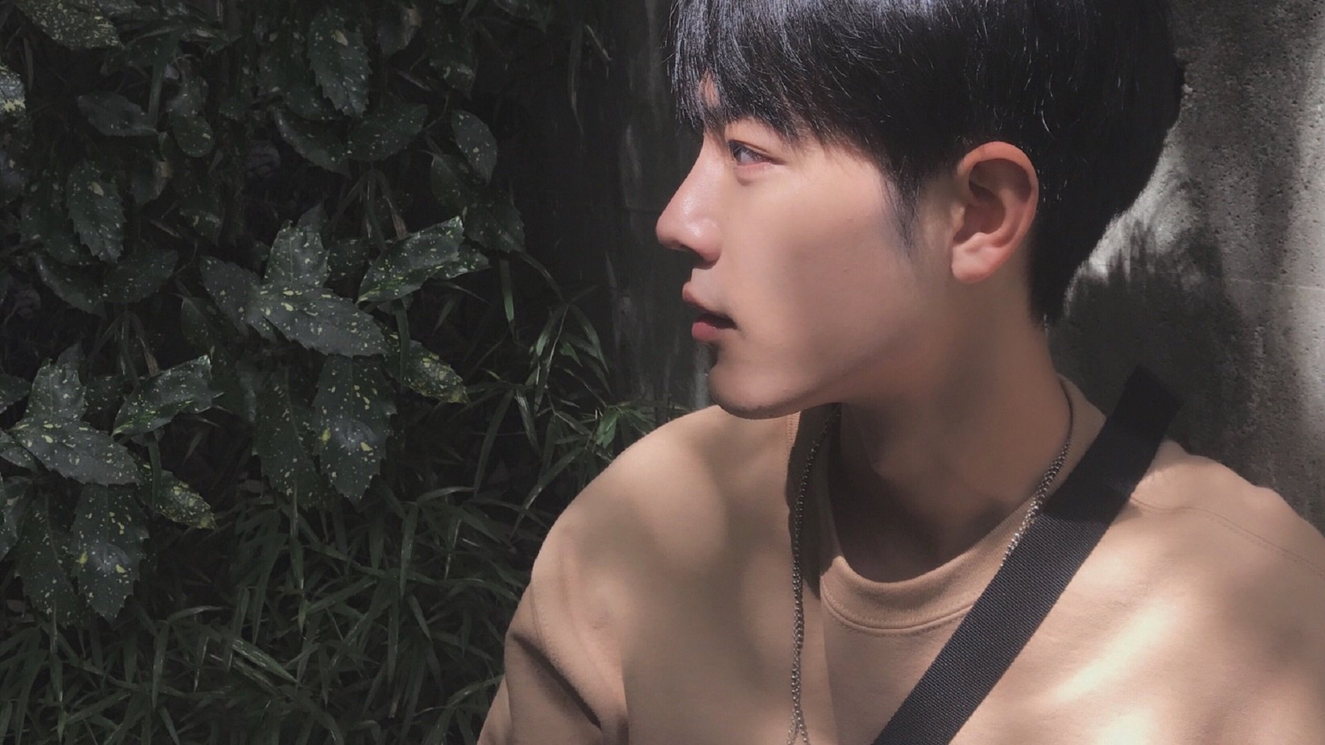 里昂持续调整锋线组合保持进攻多样性，里昂前锋