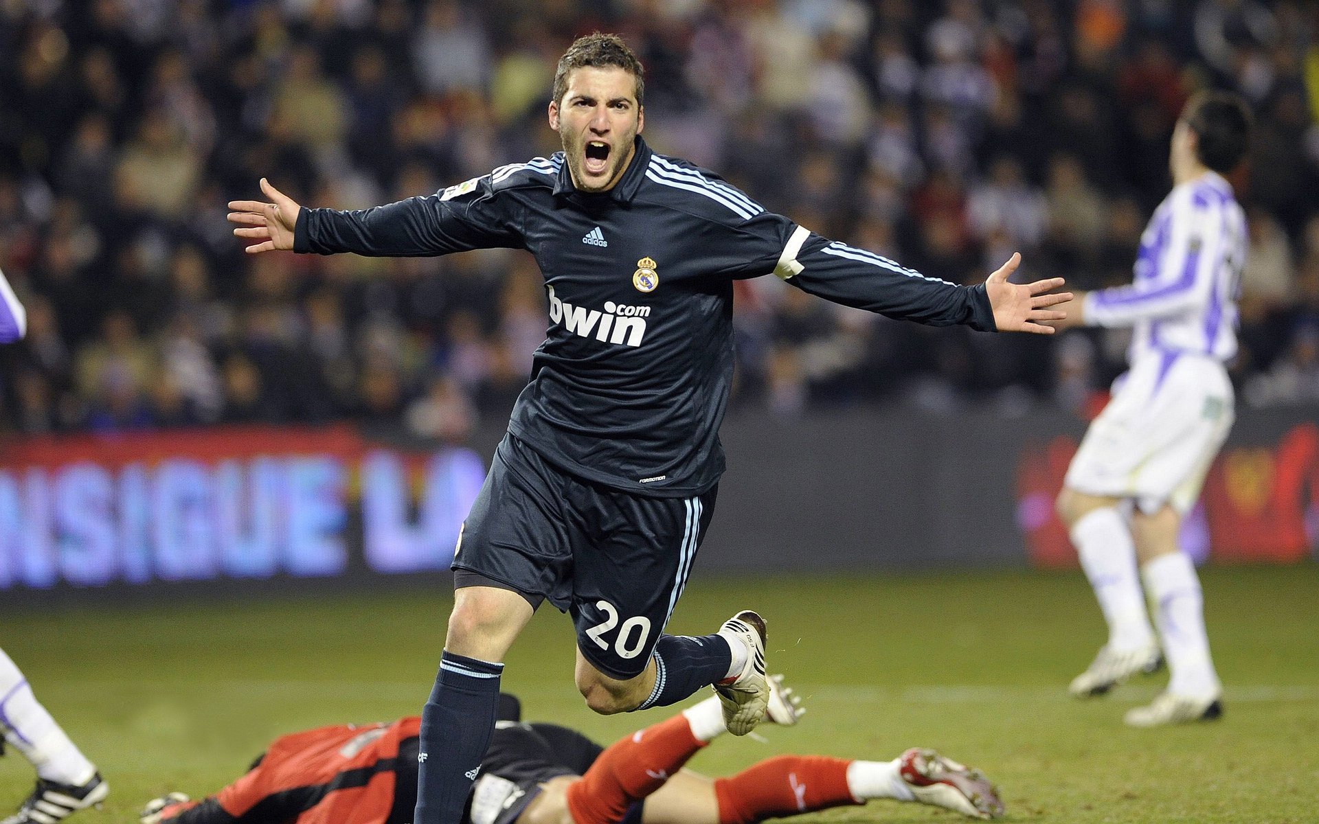 Faker巅峰操作震撼世界，faker巅峰状态有多强